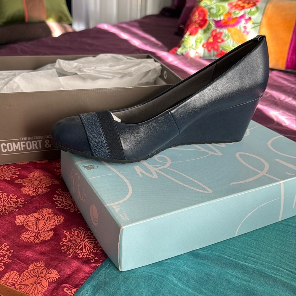 Navy wedge heels